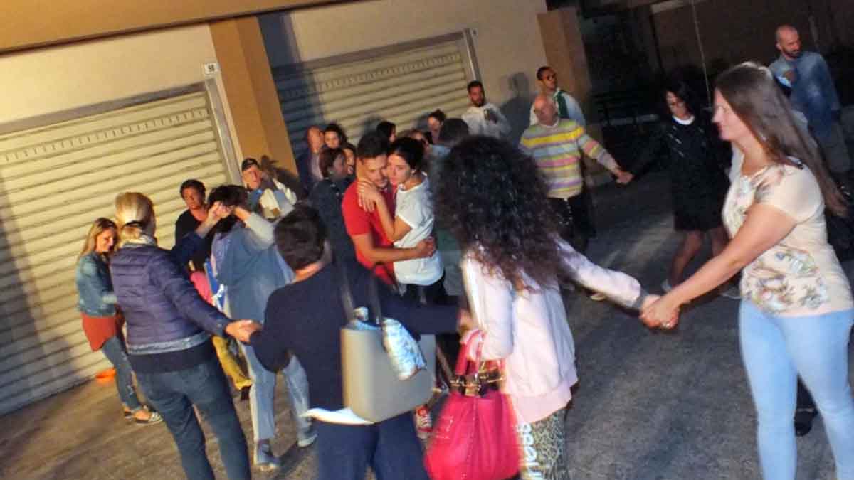 Grottaglie Taranto serenata per la sposa
