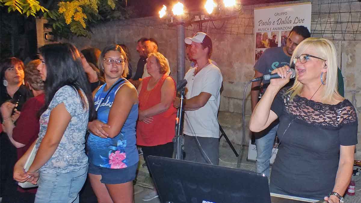 Sannicandro di Bari serenata sposa