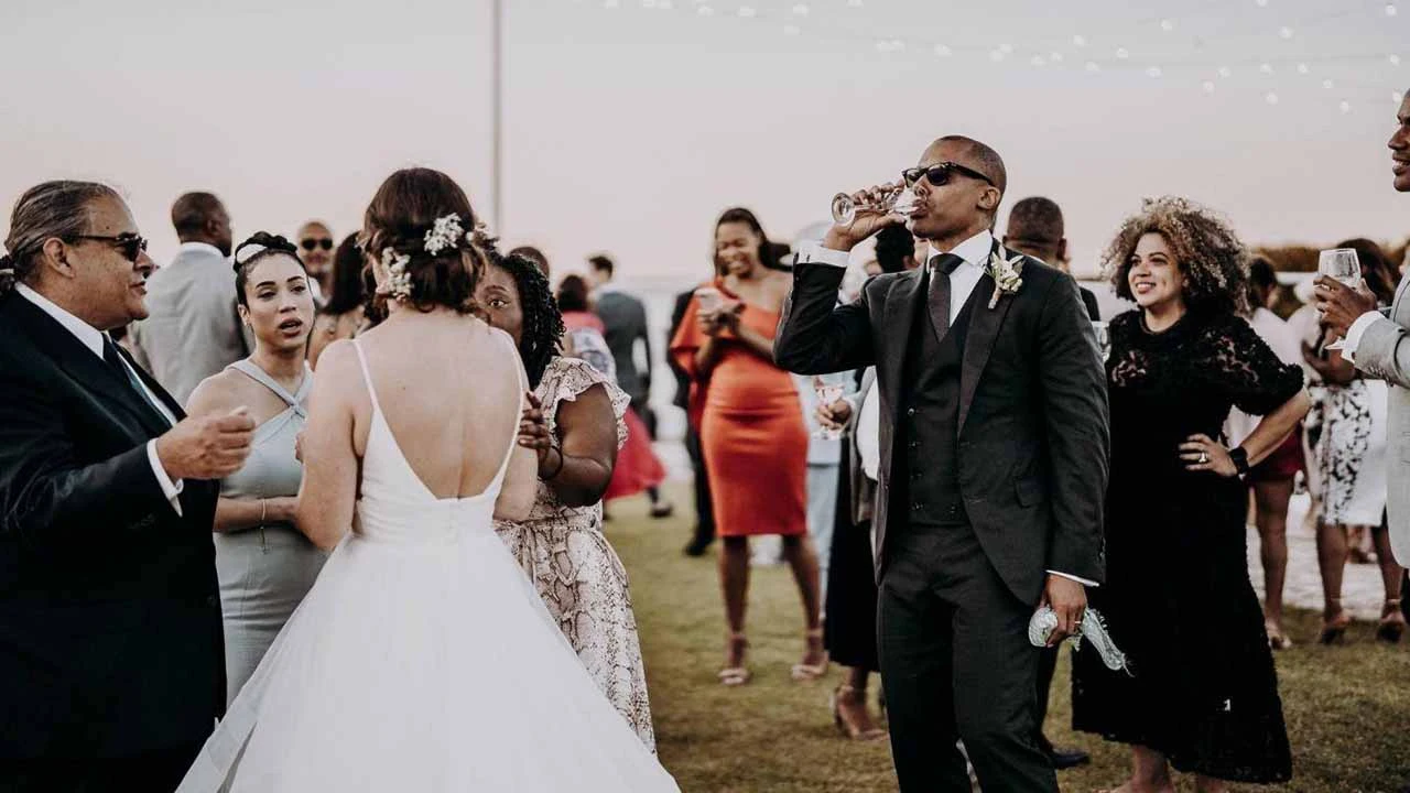 Musica durante l'aperitivo del matrimonio